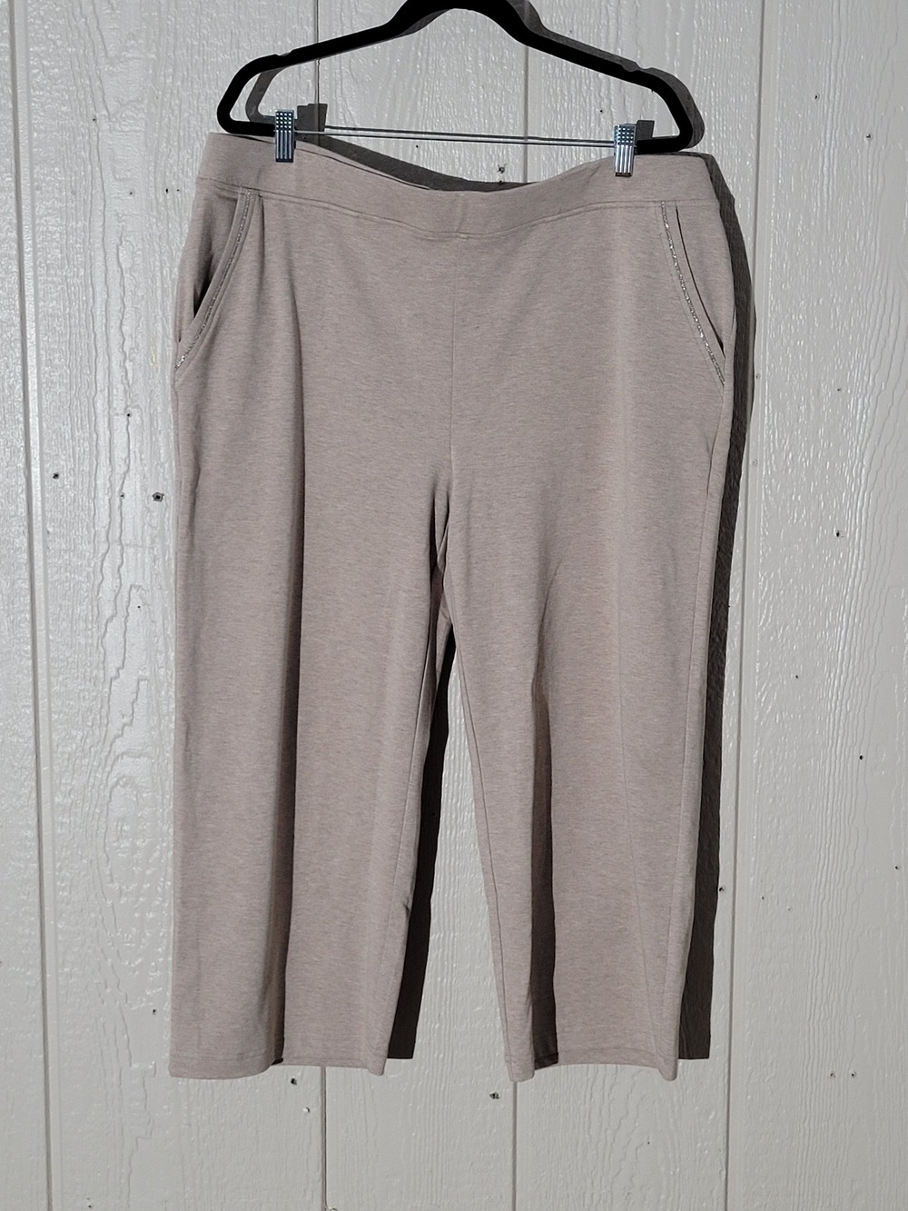 Chico's Neutral Taupe Stretch Capris